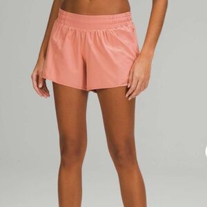 Lululemon Hotty Hot Short II 4” low rise lined